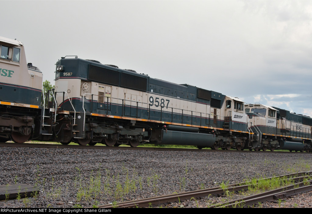 BNSF 9587 Roster shot